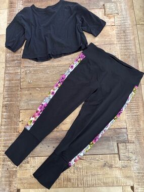 Bundle 
L = Victoria’s Secret Joggers
8 Lululemon top